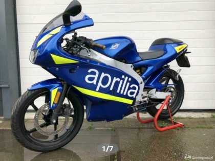 Aprilia RS 50 blauw
